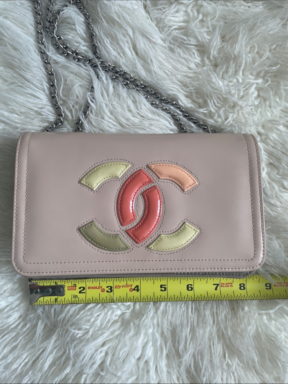 Chanel Patent/Vinyl Leather Crossbody Bag - Picture 3 of 15